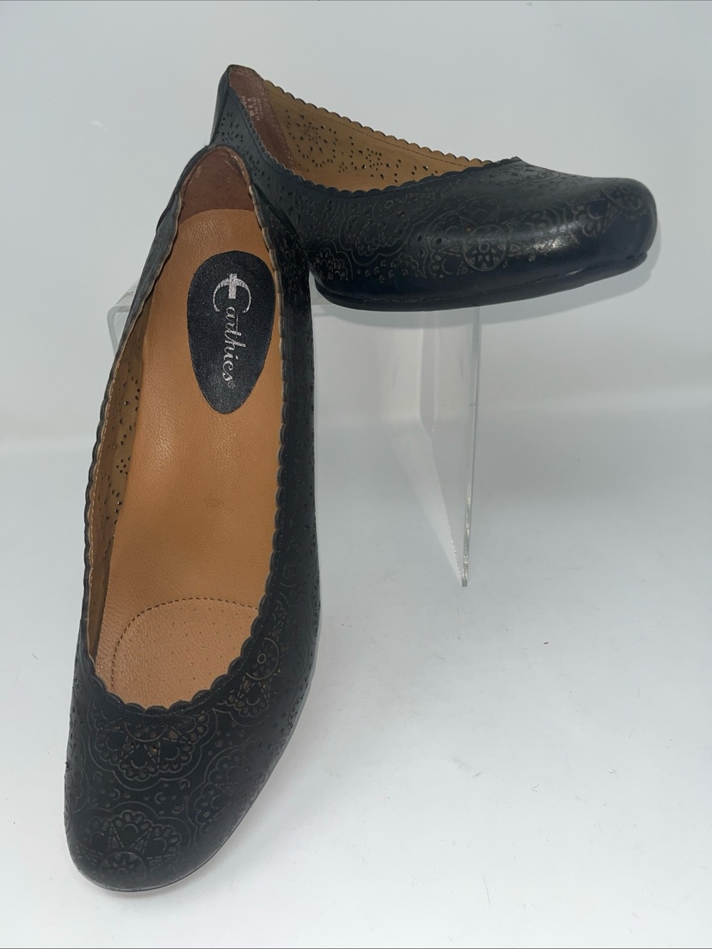 Women's Earthies Black Bindi Biscuit Ballet Flats Shoes Sz 11 Comfort Laser Cut,